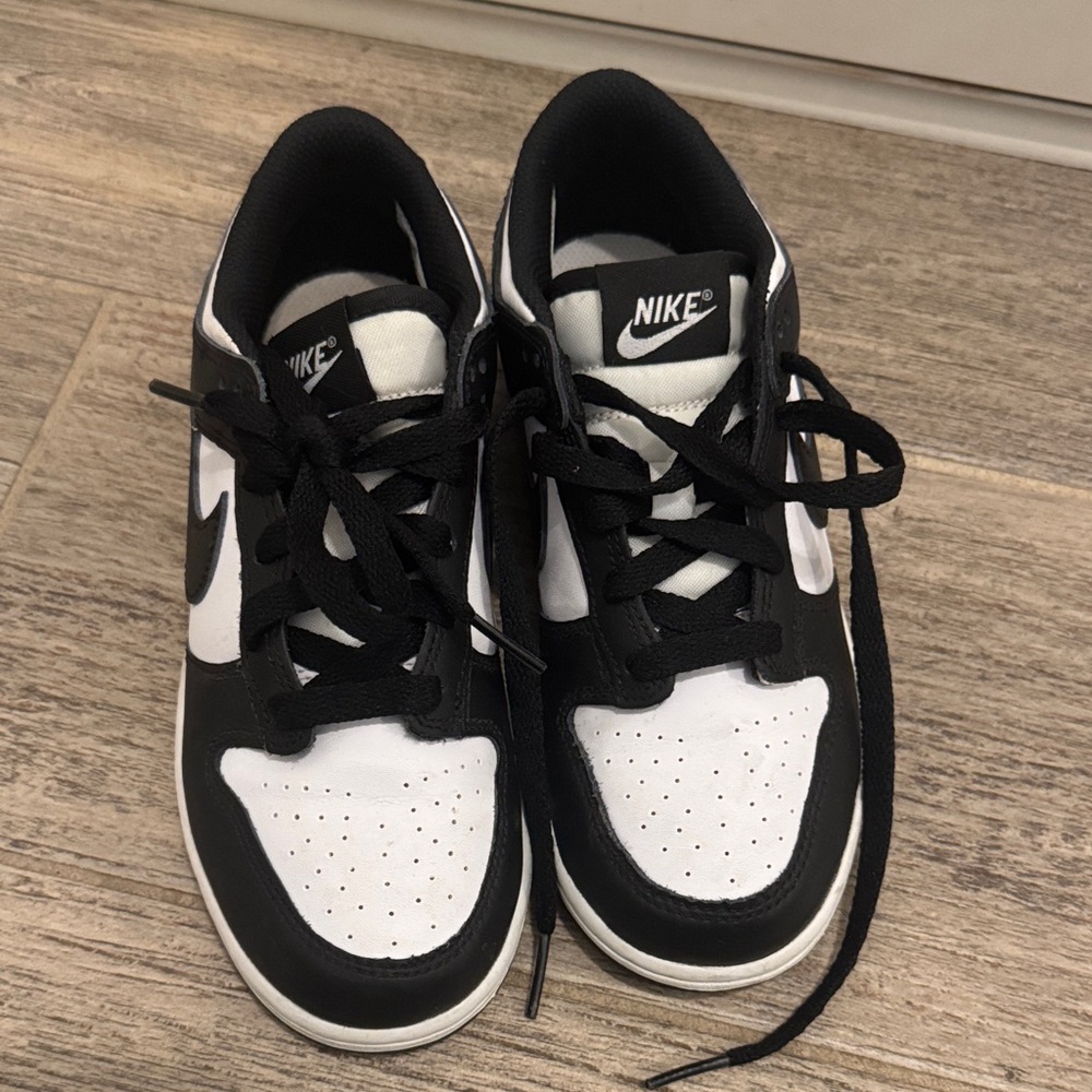 Nike Kids Black and White Sneakers